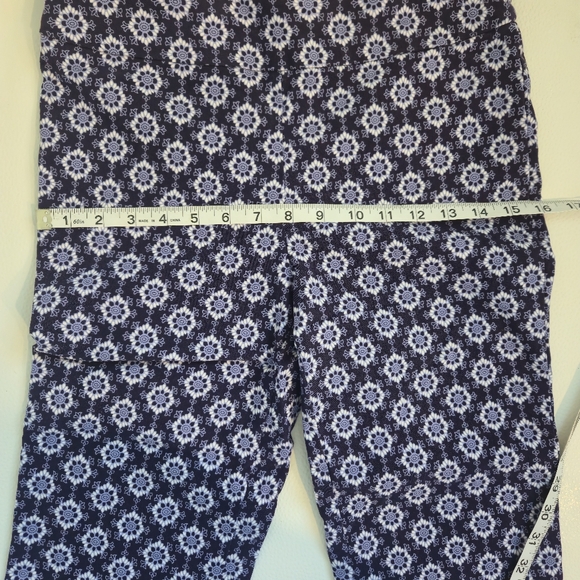 Capris - Picture 5 of 8